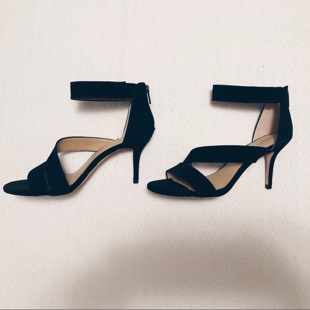 Antonio Melani black open toe heel